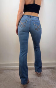 WallFlower Women's Low rise 8.5” Bootcut Flared Jeans — photo 2 of 9