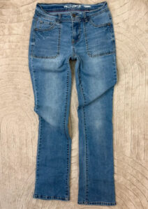 WallFlower Women's Low rise 8.5” Bootcut Flared Jeans — photo 3 of 9