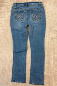 WallFlower Women's Low rise 8.5” Bootcut Flared Jeans — photo 4 of 9