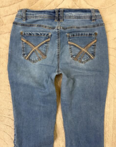 WallFlower Women's Low rise 8.5” Bootcut Flared Jeans — photo 8 of 9