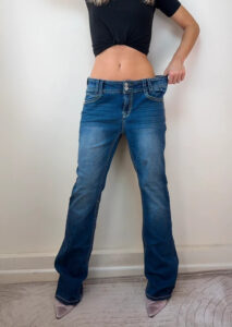WallFlower Curvy Low Rise 9” Bootcut Flare Blue Jeans — photo 3 of 15