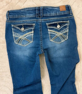WallFlower Curvy Low Rise 9” Bootcut Flare Blue Jeans — photo 15 of 15