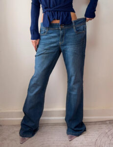 LEI Sophia womens Flare Jeans — photo 3 of 14
