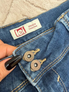 LEI Sophia womens Flare Jeans — photo 8 of 14