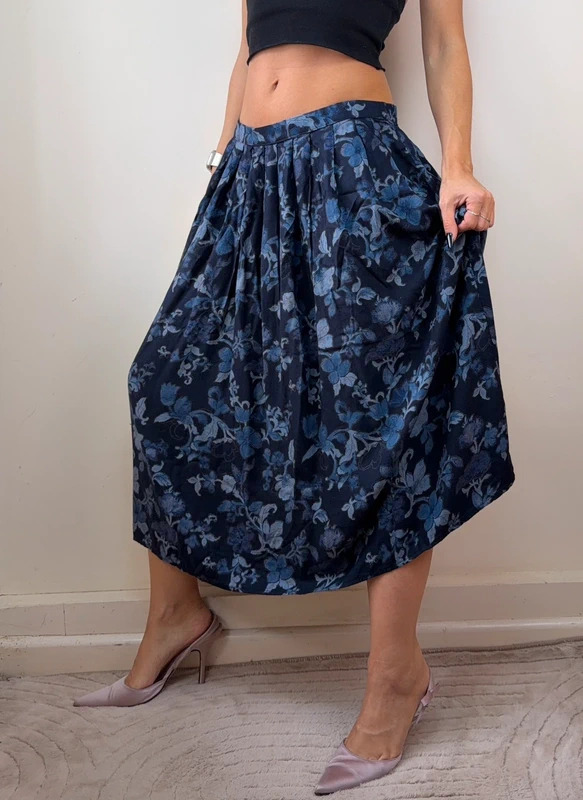 p1-1532.jpg St Michael Womens Vintage Blue Navy Floral Midi Skirt UK14 W30/M 90s whimsigoth - Image 1
