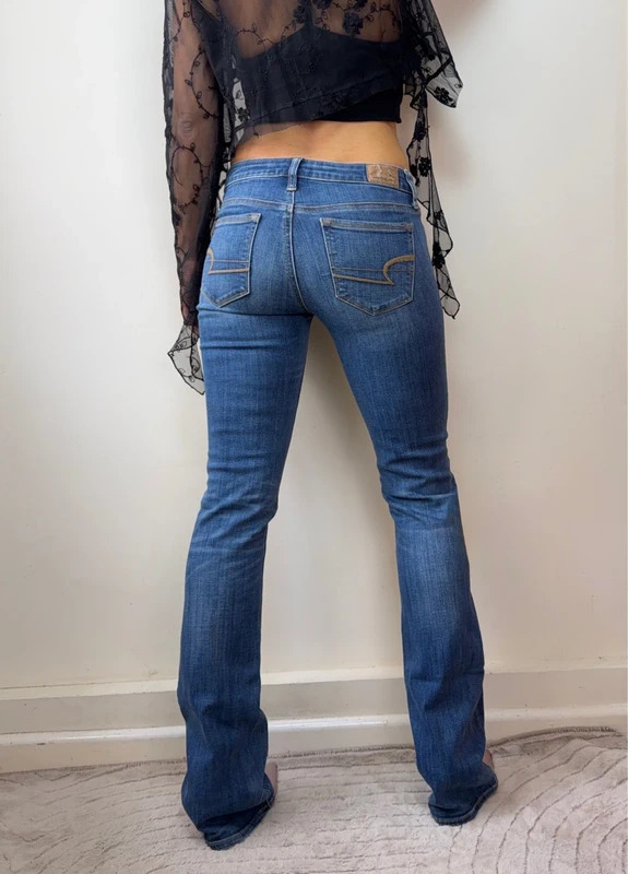 p1-1554.jpg American Eagle Stretch Low Rise 8" Bootcut Flare Jeans