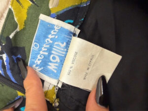 Label on a Wallis piece, UK 8
