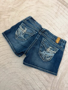 Maurices Women's Embroidered Low Rise 7” Denim Shorts — photo 5 of 10