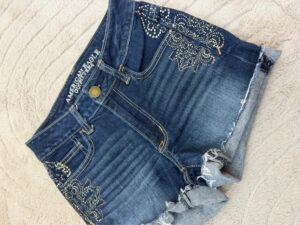 American Eagle womens Embellished Denim Micro Shorts w25 UK6 mcbling jeans - Image 10