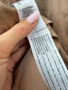 Label on a Hollister piece, UK 6