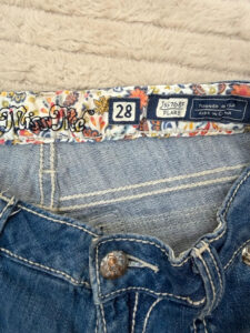 Label on a Miss Me piece, UK 10