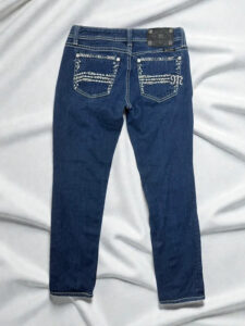 Miss Me womens Embellished Capri Low Rise 7.5” Jeans W25 L26.5 UK8-10 Rhinestone - Image 4