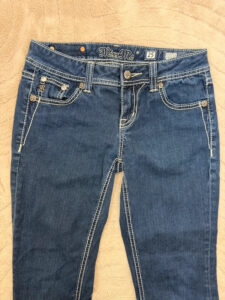 Miss Me womens Embellished Capri Low Rise 7.5” Jeans W25 L26.5 UK8-10 Rhinestone - Image 11