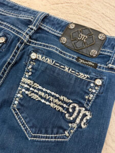 Miss Me womens Embellished Capri Low Rise 7.5” Jeans W25 L26.5 UK8-10 Rhinestone - Image 12