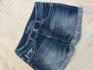 Rue21 womens Low Rise 8” Denim Cuffed Shorts Embroidered Jeans — photo 9 of 9