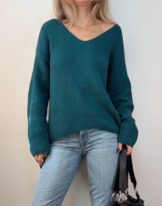 Tentree Women's Green 100% Organic Cotton Oversized Chunky V-Neck Jumper — photo 2 of 7
