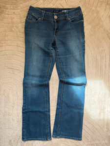 Axcess Liz Claiborne Women's Low Rise 8.5” Bootcut Flare Jeans — photo 5 of 13