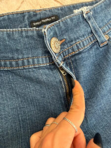 Axcess Liz Claiborne Women's Low Rise 8.5” Bootcut Flare Jeans — photo 11 of 13