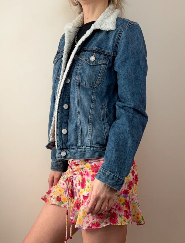 p1-997.jpg Gap Denim Sherpa Button Trucker Fitted Jacket Blue
