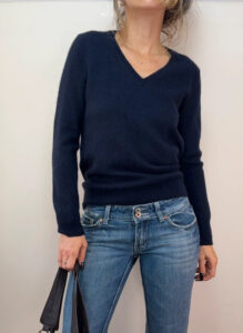 Uniqlo Women's Pure 100% Cashmere V-Neck Fitted Jumper Navy Blue — photo 2 of 10