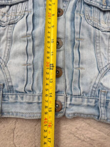 New Look Women's Light Wash Denim Fitted Pleated Cropped Button Vest — photo 10 of 11