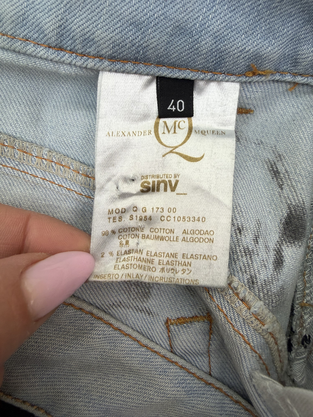 Alexander McQueen label: 100% leather