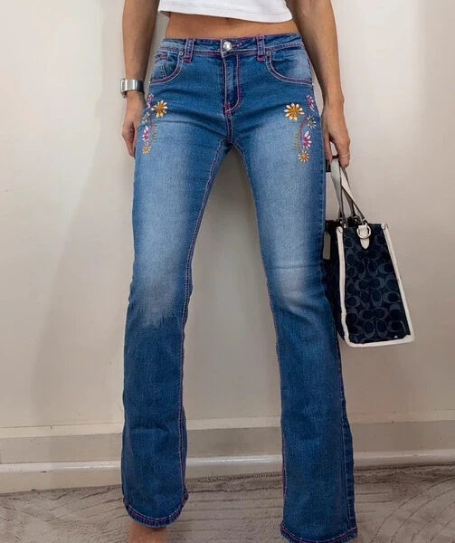 Cowgirl Womens embroidered floral bootcut jeans W28 L29.5 low rise 8” UK 8 y2k