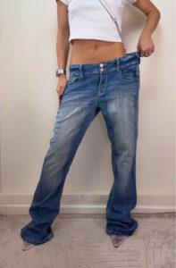 WallFlower Women Low Rise 9.5” Bootcut Flare Jeans — photo 3 of 13