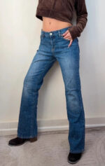 Gap Women's Flare low 9”rise blue bootcut jeans — photo 3 of 15