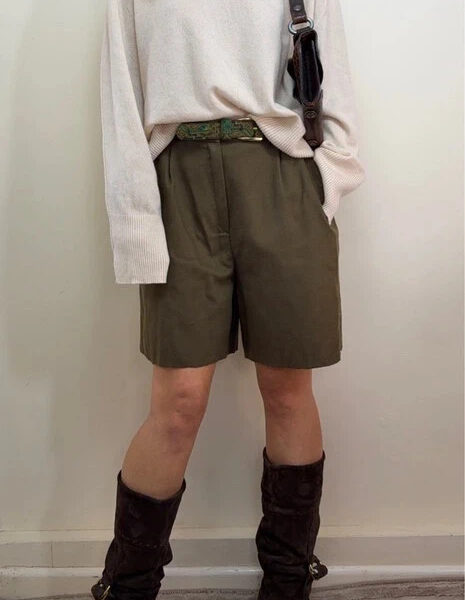 Lellgmode Womens 80s Wool Pleated Khaki Shorts UK8 High Rise 12.5”W28 Wide Leg