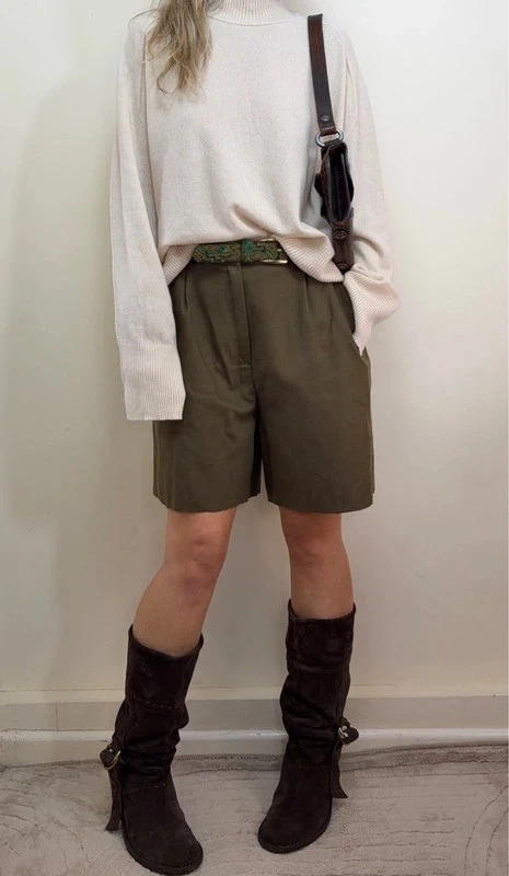 Lellgmode Womens 80s Wool Pleated Khaki Shorts UK8 High Rise 12.5”W28 Wide Leg Lellgmode Women's 80s Wool Pleated Khaki Shorts