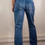 Maurices womens bootcut low 8.5”rise blue jeans UK12 W32L28.5 Petite embroidered