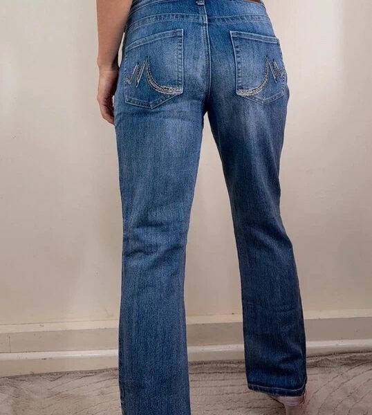 Maurices womens bootcut low 8.5”rise blue jeans UK12 W32L28.5 Petite embroidered