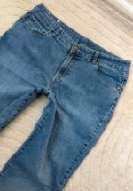 Women's Y2K Mid 10.5”Rise Bootcut Jeans — photo 5 of 15