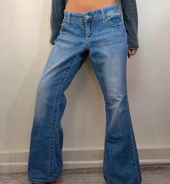 Maurices Womens low rise 8.5” flare blue jeans W35 L30.5 embroidered UK 16-18