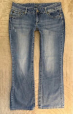 Maurices Women's low rise 8.5” flare blue jeans — photo 9 of 15