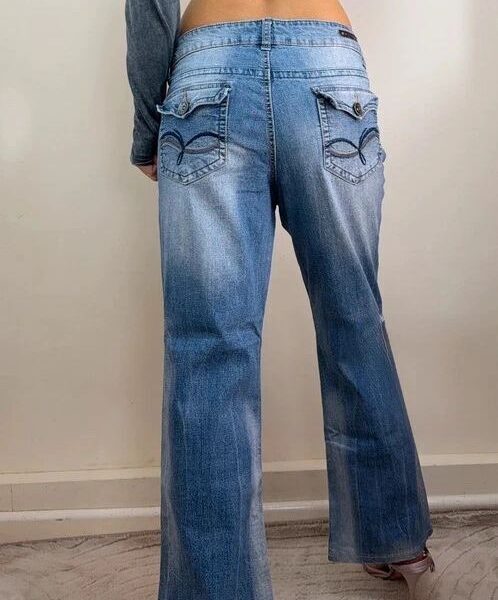 L.e.i. womens low rise 9” petite flare blue jeans UK 16-18 W36 L26.5 embroidered