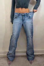 Hydraulic womens low rise 9” flare jeans — photo 3 of 15