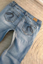 Hydraulic womens low rise 9” flare jeans — photo 5 of 15