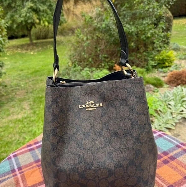 Coach Town Bucket Bag 91512 signature brown black shoulder bag gold chunky tote